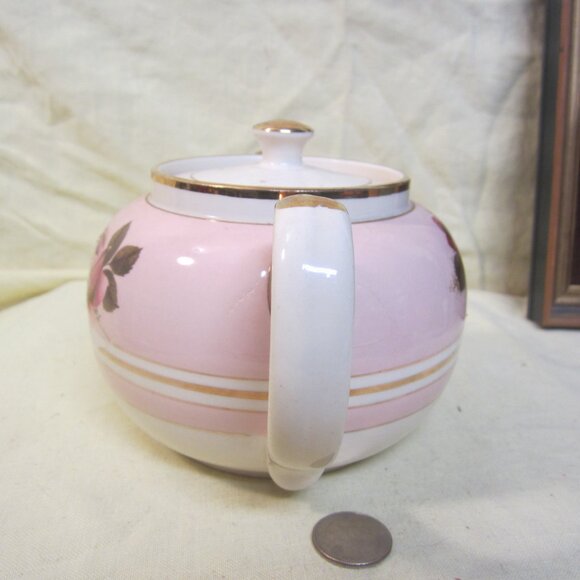 RARE VTG SADLER TEAPOT W/LID, PINK & CREAM W/ROSES, GOLD ACCENTS - Picture 3 of 12